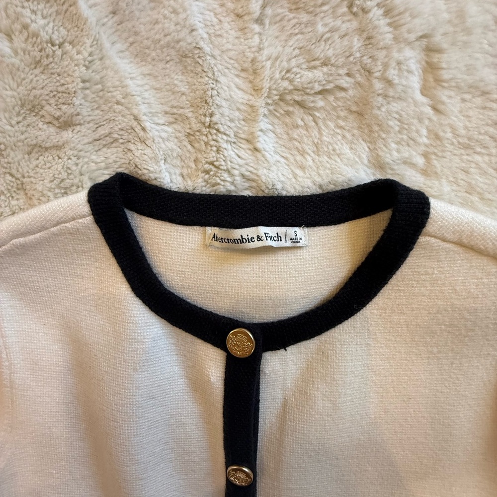 ABERCROMBIE & FITCH CREAM OFF WHITE BLACK  TOP/SWEATER MINIMALIST SMALL - Picture 6 of 8